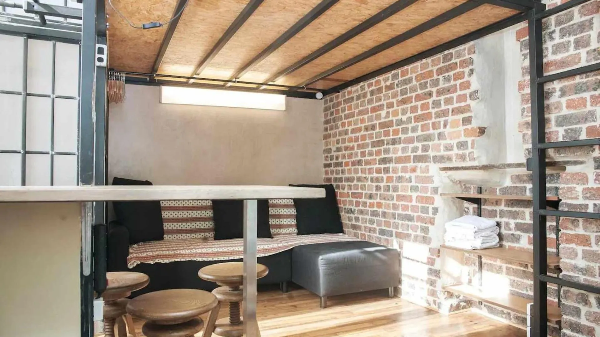 Cosy Quiet And Well Appointed Studio Apartment Paris France
